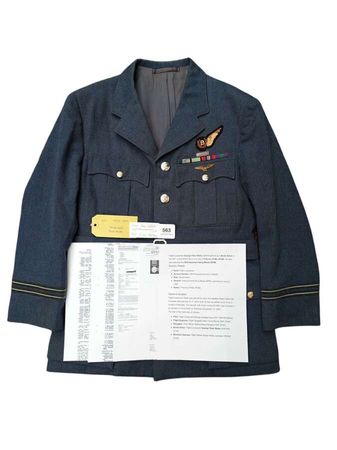 Post-WW2 RAF OFFICERS SD TUNIC - NAMED "Ft/Lt Watts" DFM - 35 SQDN - PATH FINDER FORCE
