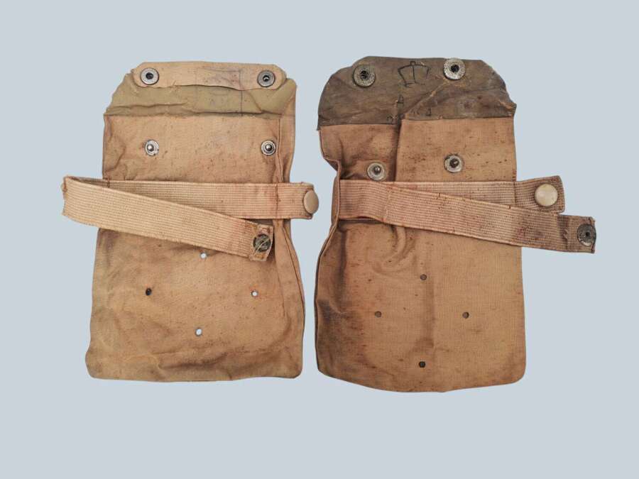 WW2 RAF Chemically heated ankle pouches - Pair